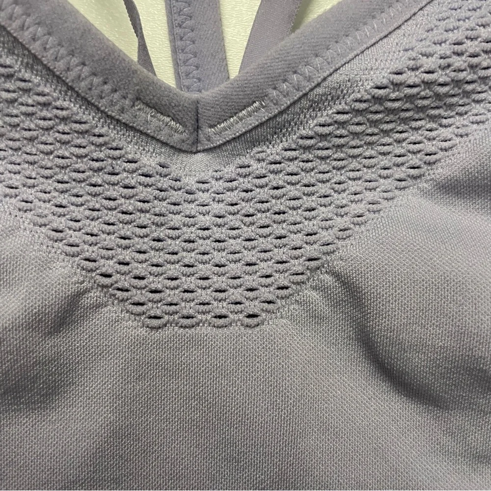 Nike Sports Bra Seamless Light Impact Yoga Pilates Lounge Lavender Purple Dawn